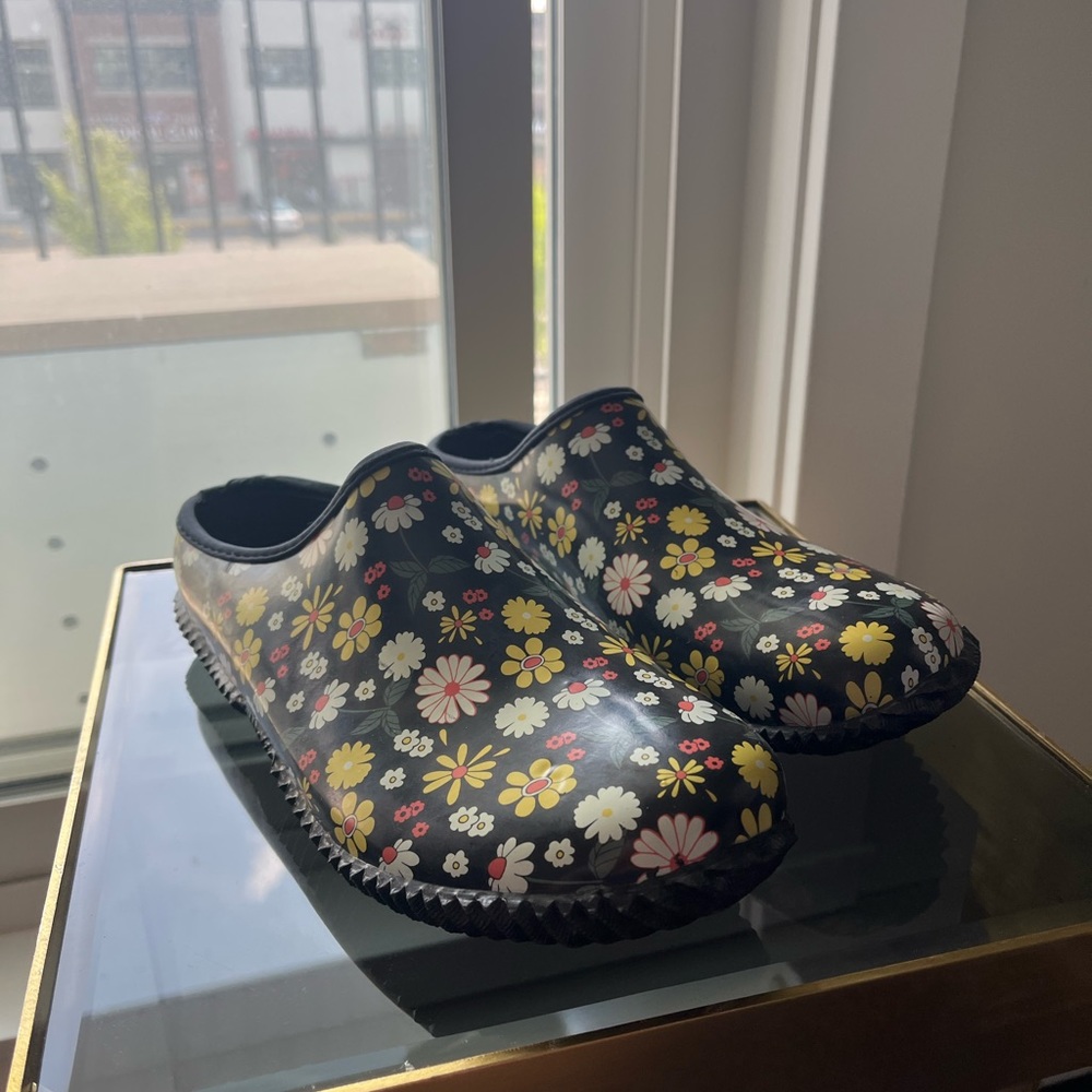 Western Chief Slip on clogs
